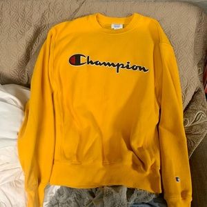champion pullover!!